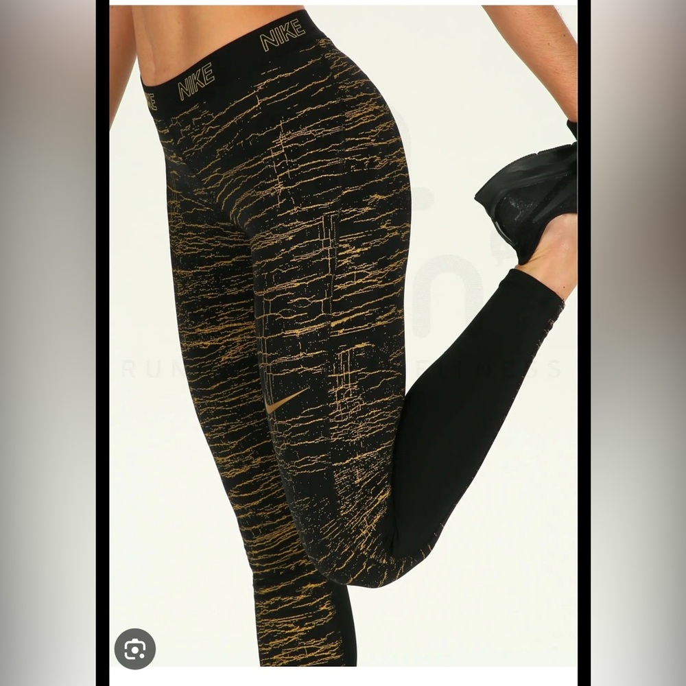 Nike Leggings with Black and Yellow Design